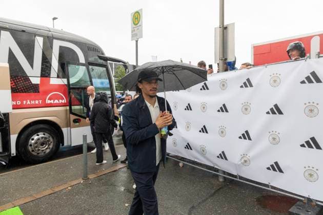 Reportage 31.05.2024 Ankunftsfest der deutschen Männer Nationalmannschaft bei adidas in Herzogenaurach bei strömenden Regen Leroy SanÃ Herzogenaurach Bayern Deutschland