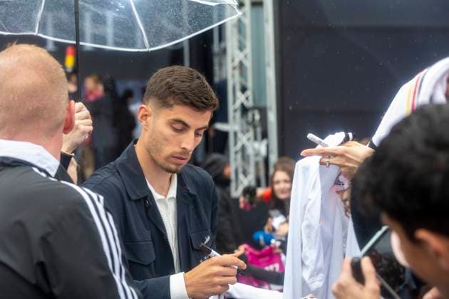 Reportage 31.05.2024 Ankunftsfest der deutschen Männer Nationalmannschaft bei adidas in Herzogenaurach bei strömenden Regen Lieblingsspieler Kai Havertz Herzogenaurach Bayern Deutschland