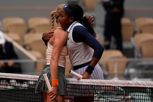 PARIS, FRANCE - MAY 31: Coco Gauff of USA meets Dayana Yastremska of Ukraine at the net after winning the 3rd round of Roland Garros 2024 match between Coco Gauff vs Dayana Yastremska at Roland Garros Stadium on May 31, 2024 in Paris, France. (Photo by Glenn Gervot Icon Sportswire) TENNIS: MAY 31 Roland-Garros EDITORIAL USE ONLY Icon2024053138602024