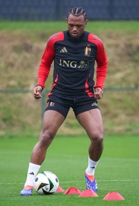 EURO 2024, Nationalteam Belgien Training Belgium s Lois Openda pictured in action during a training session of the Belgian national soccer team Red Devils, at the Royal Belgian Football Association s training center in Tubize, Saturday 01 June 2024. The Red Devils are preparing for the Euro 2024 European Championships in Germany. VIRGINIExLEFOUR  x93773018x