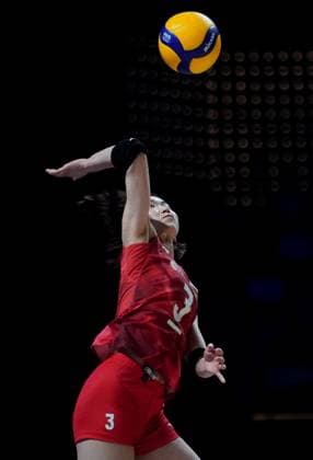 (240601) -- MACAO, June 1, 2024 -- Koga Sarina of Japan competes during the preliminary match between Japan and the Dominican Republic at the Women s Volleyball Nations League 2024 Macao in Macao, south China, June 1, 2024. ) (SP)CHINA-MACAO-VOLLEYBALL-WOMEN S NATIONS LEAGUE 2024-JPN VS DOM (CN) LuixSuixWai 
