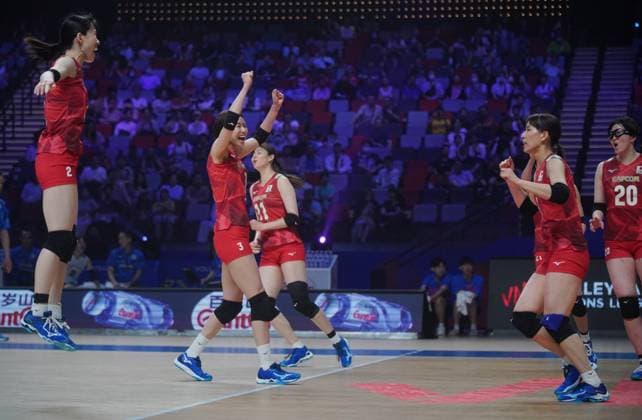 (240601) -- MACAO, June 1, 2024 -- Players of Japan celebrate scoring during the preliminary match between Japan and the Dominican Republic at the Women s Volleyball Nations League 2024 Macao in Macao, south China, June 1, 2024. ) (SP)CHINA-MACAO-VOLLEYBALL-WOMEN S NATIONS LEAGUE 2024-JPN VS DOM (CN) LuixSuixWai 
