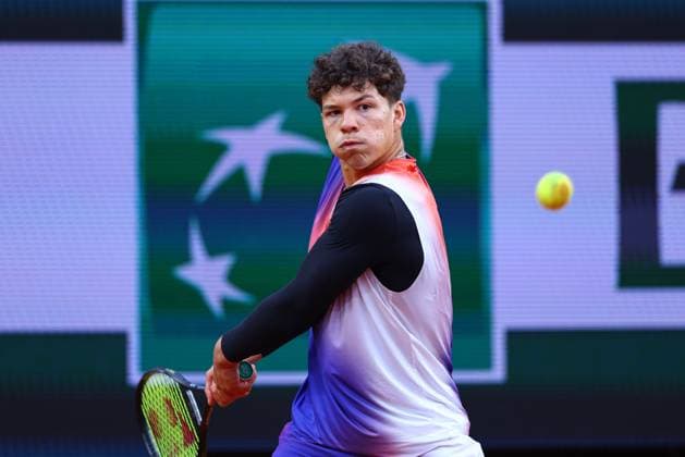 2024.06.01 Paryz Tenis French Open Roland Garros 2024 Ben Shelton - Felix Auger-Aliassime N Z Ben Shelton Foto Pawel Andrachiewicz PressFocus 2024.06.01 Paris Tennis French Open Roland Garros 2024 Ben Shelton - Felix Auger-Aliassime Ben Shelton Photo Pawel Andrachiewicz PressFocus NEWSPIX.PL --- Newspix.pl  20240601_PF_PA106