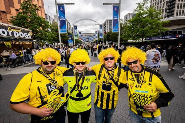 240601 Fans of Dortmund outside the stadium ahead of the UEFA Champions League final between Dortmund and Real Madrid on June 1, 2024 in London. Photo: Petter Arvidson BILDBYRAN kod PA PA0818 fotboll football soccer fotball champions league final dortmund real madrid bbeng publik Copyright: PETTERxARVIDSON BB240601PA023