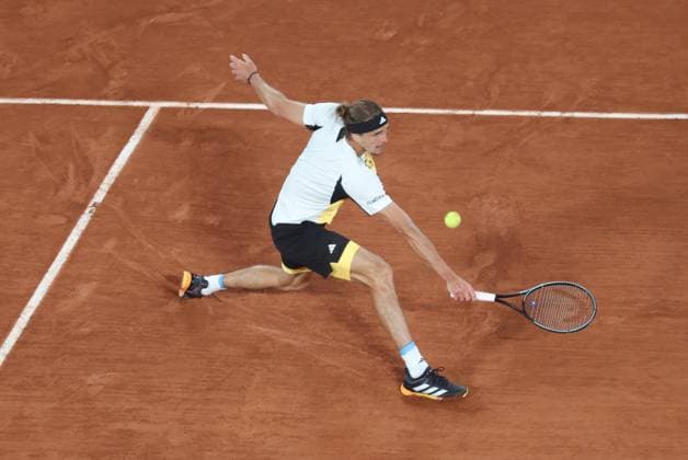 ROLAND GARROS PHOTOPQR LE PARISIEN Le Parisien Arnaud Journois ; PARIS ; 01 06 2024 ; TENNIS , ROLAND GARROS 2024 , 01 06 2024 Alexander Zverev vs Tallon Griekspoor PHOTO LE PARISIEN ARNAUD JOURNOIS June 1st 2024 Roland Garros french open PARIS France  Copyright: xPHOTOPQR LExPARISIEN MAXPPPxLexParisienx xArnaudxJournoisx 20240601LPA1102 20240601LPA1102
