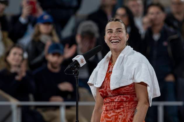 Roland Garros 2024 - Day 7 Aryna Sabalenka is giving an interview on the court at the Roland Garros Grand Slam Tournament in Paris, France, on June 1, 2024. Paris France  Copyright: xRobertxSzaniszlox originalFilename:szaniszlo-notitle240601_npRQr.jpg