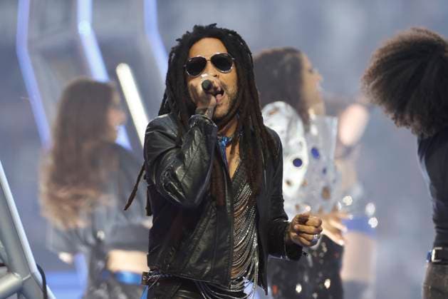 Lenny Kravitz mit Buehnen - Rasen - Show zur Eroeffnung des Spieles, GB, London, Wembley Stadium, Champions League Finale, BVB Dortmund vs Real Madird, Spielzeit 2023 2024, 01.06. 2024, Copyright: HMBxMedia HeikoxBecker