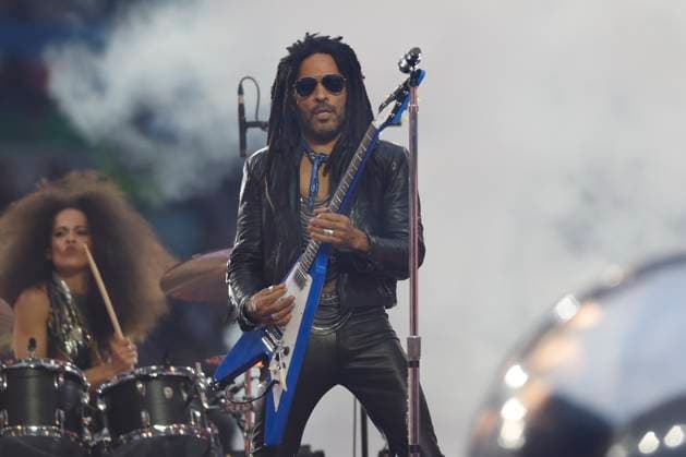 Lenny Kravitz mit Buehnen - Rasen - Show zur Eroeffnung des Spieles, GB, London, Wembley Stadium, Champions League Finale, BVB Dortmund vs Real Madird, Spielzeit 2023 2024, 01.06. 2024, Copyright: HMBxMedia HeikoxBecker