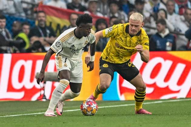 v. li. im Zweikampf Vinicius Junior ( 7, Real Madrid) Julian Ryerson ( 26, Borussia Dortmund) 01.06.2024 Fussball, Champions League Finale, Borussia Dortmund vs Real Madrid, Stadion in Wembley, London, London Borough of Brent United Kingdom