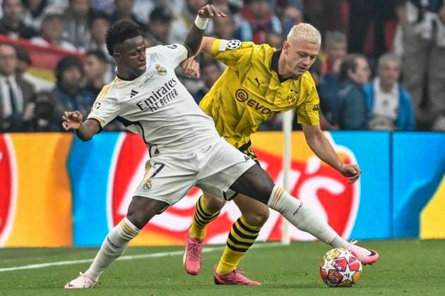 v. li. im Zweikampf Vinicius Junior ( 7, Real Madrid) Julian Ryerson ( 26, Borussia Dortmund) 01.06.2024 Fussball, Champions League Finale, Borussia Dortmund vs Real Madrid, Stadion in Wembley, London, London Borough of Brent United Kingdom
