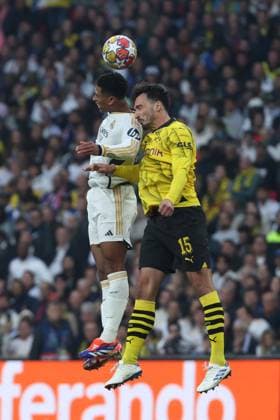 Real Madrid s Jude Bellingham (L) in action against Dortmund s Mats Hummels (R) during the UEFA Champions League final soccer match between Borussia Dortmund and Real Madrid, in London, Britain, 01 June 2024. UEFA Champions League final - Borussia Dortmund vs Real Madrid !ACHTUNG: NUR REDAKTIONELLE NUTZUNG!  Copyright: xKikoxHuescax(es-ES)x GRAF2786 20240601-55013752275_1