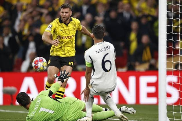 LONDON - (l-r) Niclas Fullkrug of Borussia Dortmund, Real Madrid goalkeeper Thibaut Courtois, Nacho of Real Madrid during the UEFA Champions League Final between Borussia Dortmund and Real Madrid at Wembley Stadium on June 1, 2024 in London, United Kingdom. ANP Hollandse Hoogte MAURICE VAN STEEN UEFA Champions League 2023 24 FINAL 2024 xVIxANPxSportx xVanxSteenxFotografiexIVx 500096259 originalFilename: 500096259.jpg