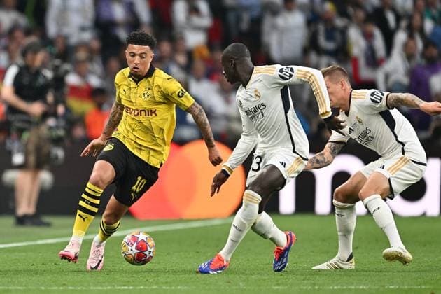 01.06.2024, xfux, Fussball UEFA Champions League Finale 2024, Borussia Dortmund - Real Madrid, emspor, v.l. Jaden Sancho (Borussia Dortmund), Ferland Mendy (Real Madrid), Toni Kroos (Real Madrid) (DFL DFB REGULATIONS PROHIBIT ANY USE OF PHOTOGRAPHS as IMAGE SEQUENCES and or QUASI-VIDEO) London