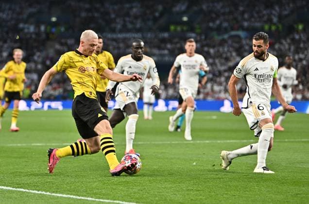 01.06.2024, xfux, Fussball UEFA Champions League Finale 2024, Borussia Dortmund - Real Madrid, emspor, v.l. Julian Ryerson (Borussia Dortmund), Nacho (Real Madrid) (DFL DFB REGULATIONS PROHIBIT ANY USE OF PHOTOGRAPHS as IMAGE SEQUENCES and or QUASI-VIDEO) London