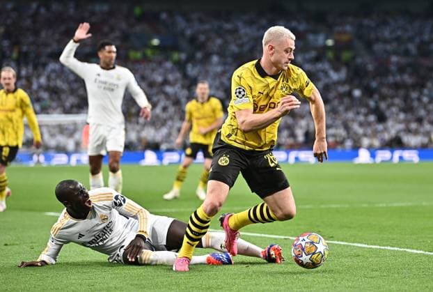 01.06.2024, xfux, Fussball UEFA Champions League Finale 2024, Borussia Dortmund - Real Madrid, emspor, v.l. Ferland Mendy (Real Madrid), Julian Ryerson (Borussia Dortmund) (DFL DFB REGULATIONS PROHIBIT ANY USE OF PHOTOGRAPHS as IMAGE SEQUENCES and or QUASI-VIDEO) London