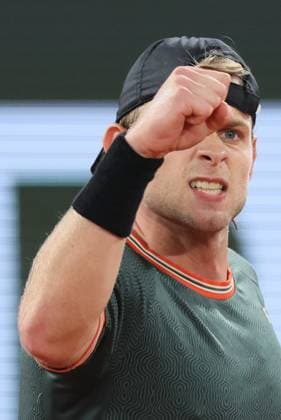 Belgian Zizou Bergs reacts during a tennis match between Belgian Bergs and Bulgarian Dimitrov, continued after the game was suspended yesterday due to the rainfall, in the third round of the men s singles, at the Roland Garros French Open tennis tournament, in Paris, France, Saturday 01 June 2024. This year s grand slam tournament takes place from 26 May to 09 June. BENOITxDOPPAGNE  x93800999x