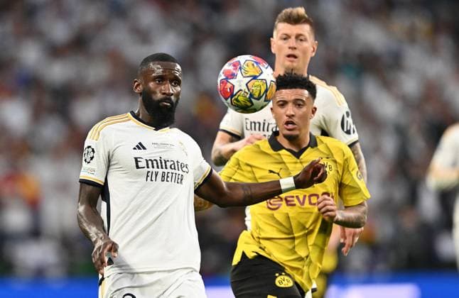 01.06.2024, xfux, Fussball UEFA Champions League Finale 2024, Borussia Dortmund - Real Madrid, emspor, v.l. Antonio Ruediger (Real Madrid), Jaden Sancho (Borussia Dortmund), Toni Kroos (Real Madrid) (DFL DFB REGULATIONS PROHIBIT ANY USE OF PHOTOGRAPHS as IMAGE SEQUENCES and or QUASI-VIDEO) London