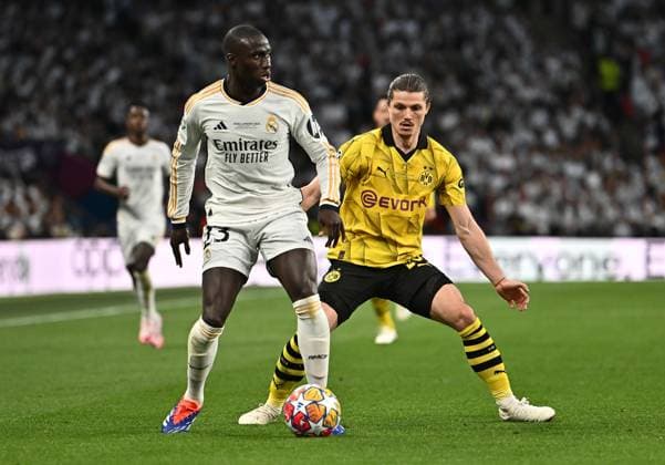 01.06.2024, xfux, Fussball UEFA Champions League Finale 2024, Borussia Dortmund - Real Madrid, emspor, v.l. Ferland Mendy (Real Madrid), Marcel Sabitzer (Borussia Dortmund) (DFL DFB REGULATIONS PROHIBIT ANY USE OF PHOTOGRAPHS as IMAGE SEQUENCES and or QUASI-VIDEO) London