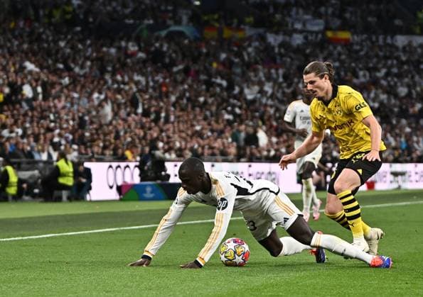 01.06.2024, xfux, Fussball UEFA Champions League Finale 2024, Borussia Dortmund - Real Madrid, emspor, v.l. Ferland Mendy (Real Madrid), Marcel Sabitzer (Borussia Dortmund) (DFL DFB REGULATIONS PROHIBIT ANY USE OF PHOTOGRAPHS as IMAGE SEQUENCES and or QUASI-VIDEO) London