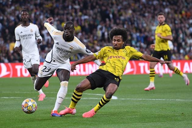 Fußball Champions League Finale Borussia Dortmund - Real Madrid am 01.06.2024 im Wembley-Stadion in London Ferland Mendy ( Madrid ), links - Karim Adeyemi ( Dortmund ), rechts
