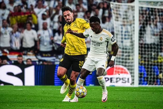 Mats Hummels (Borussia Dortmund, 15), Vinicius Junior (Real Madrid, 07) ENG, Borussia Dortmund vs. Real Madrid, Fussball, Champions League, Finale, Saison 2023 2024, 01.06.2024 ENG, Borussia Dortmund vs. Real Madrid, Fussball, Champions League, Finale, Saison 2023 2024, 01.06.2024 London Copyright: xEibner-Pressefoto MarcelxvonxFehrnx EP_MFN