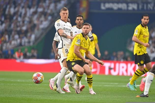 Toni KROOS (Real Madrid), Aktion,Zweikampf gegen Niclas FUELLKRUG (Borussia Dortmund). Fussball UEFA Champions League Finale Borussia Dortmund - Real Madrid am 01.06.2024, Wembley Staion