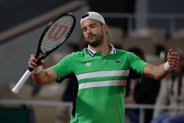 01.06.2024 Tennis, French Open 2024 Roland-Garros, FRA, Men™s Singles Court Philippe-Chatrier - THIRD ROUND Zizou Bergs (BEL) - Grigor Dimitrov (BUL) Bild: v. li. Grigor Dimitrov (BUL) enttaeuscht, enttaeuscht schauend, dissapointed, traurig, frustiert, frust, gefrustet Copyright: HMBxMedia AntonioxBorga