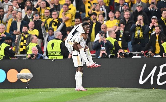 01.06.2024, xfux, Fussball UEFA Champions League Finale 2024, Borussia Dortmund - Real Madrid, emspor, v.l. Vinicius Junior (Real Madrid) celebrate the goal, Der Torjubel zum 2:0 (DFL DFB REGULATIONS PROHIBIT ANY USE OF PHOTOGRAPHS as IMAGE SEQUENCES and or QUASI-VIDEO) London