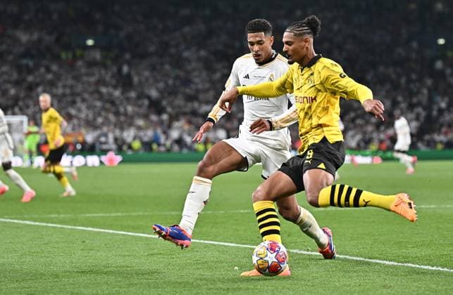 01.06.2024, xfux, Fussball UEFA Champions League Finale 2024, Borussia Dortmund - Real Madrid, emspor, v.l. Jude Bellingham (Real Madrid), Sebastien Haller (Borussia Dortmund) (DFL DFB REGULATIONS PROHIBIT ANY USE OF PHOTOGRAPHS as IMAGE SEQUENCES and or QUASI-VIDEO) London