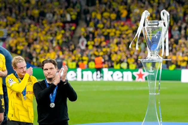 Julian Brandt (Borussia Dortmund) und Trainer Edin Terzic (Borussia Dortmund) walk past the trophy for the winner of the Champions League in disappointment, UEFA Champions League 2023 24 - Final, Borussia Dortmund vs Real Madrid CF, Wembley Stadium, June 1, 2024, London, United Kingdom.