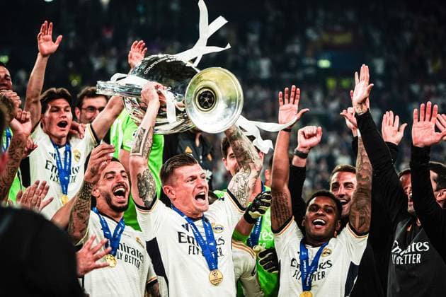 Toni Kroos (Real Madrid, 08) mit Champions League Pokal ENG, Borussia Dortmund vs. Real Madrid, Fussball, Champions League, Finale, Saison 2023 2024, 01.06.2024 ENG, Borussia Dortmund vs. Real Madrid, Fussball, Champions League, Finale, Saison 2023 2024, 01.06.2024 London Copyright: xEibner-Pressefoto MarcelxvonxFehrnx EP_MFN