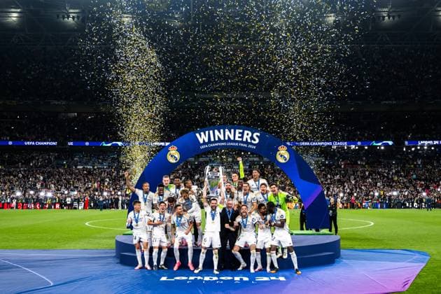 240601 Players of Real Madrid celebrate with the trophy after the UEFA Champions League final between Dortmund and Real Madrid on June 1, 2024 in London. Photo: Petter Arvidson BILDBYRAN kod PA PA0818 fotboll football soccer fotball champions league final dortmund real madrid bbeng jubel Copyright: PETTERxARVIDSON BB240601PA219