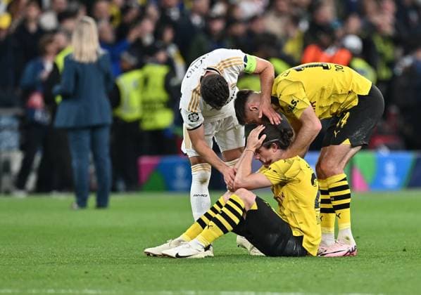 01.06.2024, xfux, Fussball UEFA Champions League Finale 2024, Borussia Dortmund - Real Madrid, emspor, v.l. Nacho (Real Madrid), Marcel Sabitzer (Borussia Dortmund), Niclas Füllkrug (Borussia Dortmund) enttaeuscht, enttaeuscht schauend, dissapointed (DFL DFB REGULATIONS PROHIBIT ANY USE OF PHOTOGRAPHS as IMAGE SEQUENCES and or QUASI-VIDEO) London