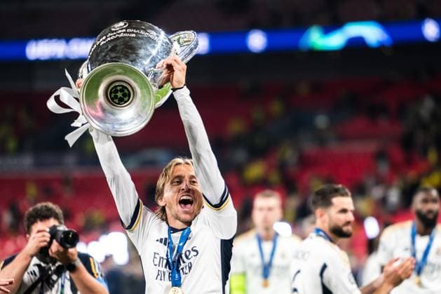 240601 Luka Modric of Real Madrid celebrates after the UEFA Champions League final between Dortmund and Real Madrid on June 1, 2024 in London. Photo: Petter Arvidson BILDBYRAN kod PA PA0818 fotboll football soccer fotball champions league final dortmund real madrid bbeng bbauto jubel Copyright: PETTERxARVIDSON BB240601PA235