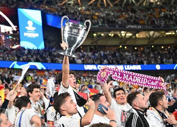 01.06.2024, xfux, Fussball UEFA Champions League Finale 2024, Borussia Dortmund - Real Madrid, emspor, v.l. Fans Real Madrid (DFL DFB REGULATIONS PROHIBIT ANY USE OF PHOTOGRAPHS as IMAGE SEQUENCES and or QUASI-VIDEO) London