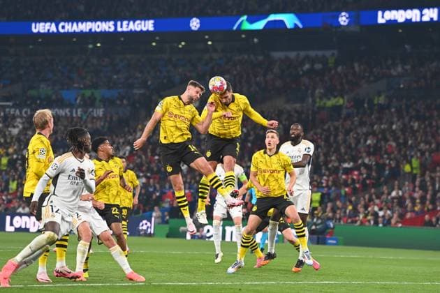 v.re:Antonio RUEDIGER (Real Madrid), Nico SCHLOTTERBECK (Borussia Dortmund), Mats HUMMELS (Borussia Dortmund) und Niclas FUELLKRUG (Borussia Dortmund) ,Kopfball,Aktion,Strafraumszene. Fussball UEFA Champions League Finale Borussia Dortmund - Real Madrid am 01.06.2024, Wembley Staion