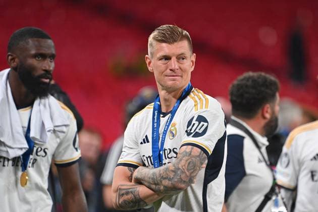 Toni KROOS (Real Madrid) wehmuetig nach Siegerehrung, Aktion,Einzelbild,angeschnittenes Einzelmotiv,Halbfigur,halbe Figur. Fussball UEFA Champions League Finale Borussia Dortmund - Real Madrid am 01.06.2024, Wembley Staion