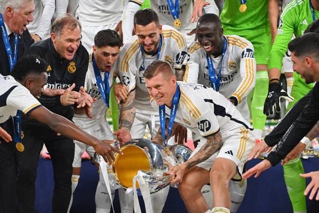 Toni KROOS (Real Madrid) mit Pokal,Cup,Trophaee, Jubel,Freude,Begeisterung,Siegerehrung, Fussball UEFA Champions League Finale Borussia Dortmund - Real Madrid am 01.06.2024, Wembley Staion