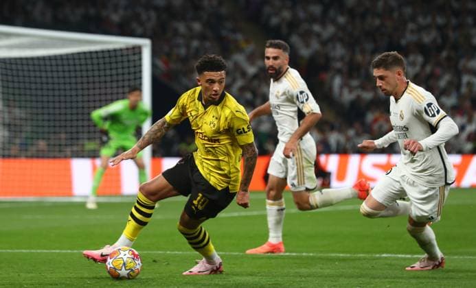 Borussia Dortmund v Real Madrid, London, UK - 1 Jun 2024 Jadon Sancho of Borussia Dortmund is pressured by Federico Valverde of Real Madrid during the UEFA Champions League Final match between Borussia Dortmund and Real Madrid at Wembley Stadium, London on 1 June 2024 ( London Wembley Stadium London England Copyright: xMicahxCrook PPAUKx PPA-119977