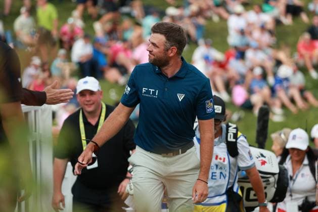 RBC Canadian Open Corey Conners of Canada acknowledges the gallery after completing the 18th hole during Day Three of the RBC Canadian Open at Hamilton Golf & Country Club, Ancaster, Ontario, Canada on Saturday, June 1, 2024. Ancaster Ontario United States  Copyright: xJorgexLemusx originalFilename:lemus-rbccanad240601_npC84.jpg