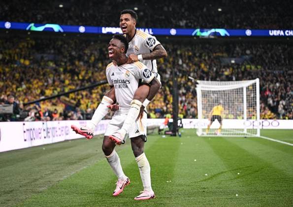 Fussball CHL FINALE 2023 2024 Finale in London 01.06.2024 Borussia Dortmund - Real Madrid JUBEL Real Madrid; Torschuetze zum 0-2 Vinicius Junior (unten) und Rodrygo (oben)