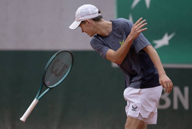 Charlie Robertson of GB in action French Open Tennis, Day 8, Tennis, Roland Garros, Paris, France - 02 June 2024  Copyright: xEllaxLing Shutterstockx 14519128a