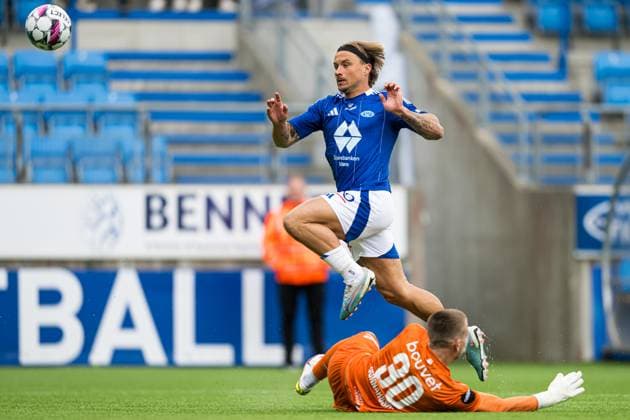 Eliteserien i fotball 2024 Molde Viking Molde 20240602 Moldes Fredrik Aasmundrud Gulbrandsen scores 1-0 during the Eliteserien football match between Molde and Viking at Aker Stadion Photo Marius Simensen NTB Molde Norway EDITORIAL USE ONLY RESTRICTED USE FOR BETTING COMPANIES  Copyright: xMariusxSimensenx xNTBx
