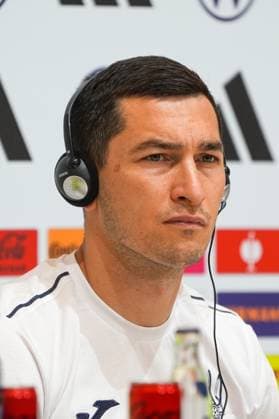 Taras Stepanenko (Ukraine) mit Kopfhörern zur Übersetzung - Herzo Base 02.06.2024: Pressekonferenz Ukraine, Home Ground. World of Adidas, Herzogenaurach