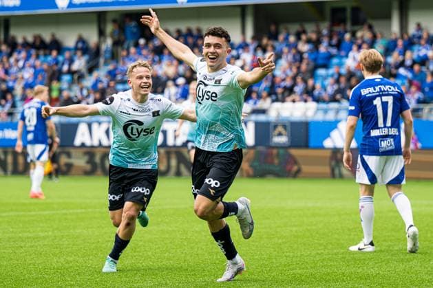 Eliteserien i fotball 2024 Molde Viking Molde 20240602 Vikings Patrick Yazbek celebrates after scoring 12 goals during the Eliteserien football match between Molde and Viking at Aker Stadion Photo Marius Simensen NTB Molde Norge EDITORIAL USE ONLY RESTRICTED USE FOR BETTING COMPANIES  Copyright: xMariusxSimensenx xNTBx