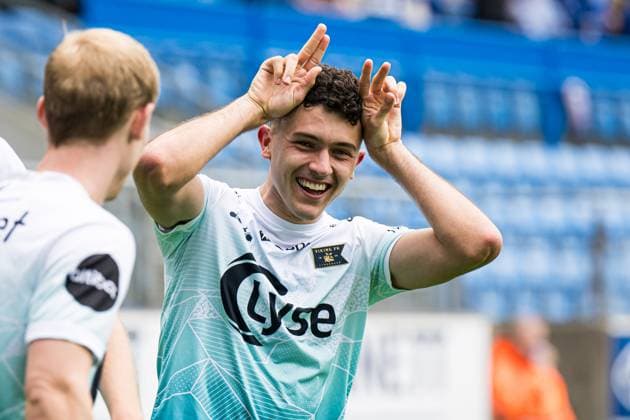 Eliteserien i fotball 2024 Molde Viking Molde 20240602 Vikings Patrick Yazbek celebrates after scoring 12 goals during the Eliteserien football match between Molde and Viking at Aker Stadion Photo Marius Simensen NTB Molde Norge EDITORIAL USE ONLY RESTRICTED USE FOR BETTING COMPANIES  Copyright: xMariusxSimensenx xNTBx