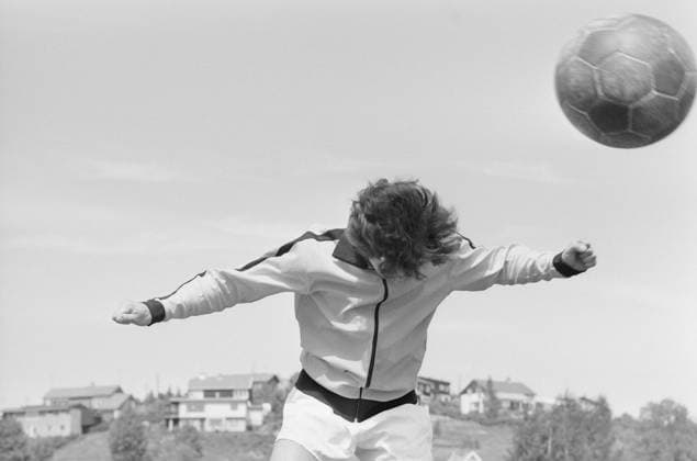Aktuell 25-4-1973 : Fotball-bohemen fra Lillestrom bilde 0034 Aktuell 25-4-1973 : Fotball-bohemen fra Lillestrom Tom Lund fra Lillestrom er et av vare storste fotball-talenter, men han har ogsa til tider vaert et fotball-problembarn. Etter suksessen mot Irland satser na 22-aringen for fullt pa landslaget og pa a spille sitt lag Lillestrom Sportsklubb opp i 2. divisjon. Foto: Ivar Aaserud Aktuell NTB ***FOTO IKKE BILDEBEHANDLET*** This image text is auto translated Lillestrom Norge EDITORIAL USE ONLY. RESTRICTED USE FOR BETTING COMPANIES Ref:_SPO0491564087st.jpg *** News 25 4 1973 Football bohemian from Lillestrom photo 0034 News 25 4 1973 Football bohemian from Lillestrom Tom Lund from Lillestrom is one of our greatest football talents, but he has also at times been a football problem child After the success against Ireland, the now 22-year-old is fully committed to the national team and to playing his team Lillestrom Sportsklubb up in the 2nd division Photo Ivar Aaserud Aktuell NTB Photo not processed This image text is auto translated Lillestrom Norge EDITORIAL USE ONLY RESTRICTED USE FOR BETTING COMPANIES  Copyright: xIvarxAaserudx xNTBxpremiumx