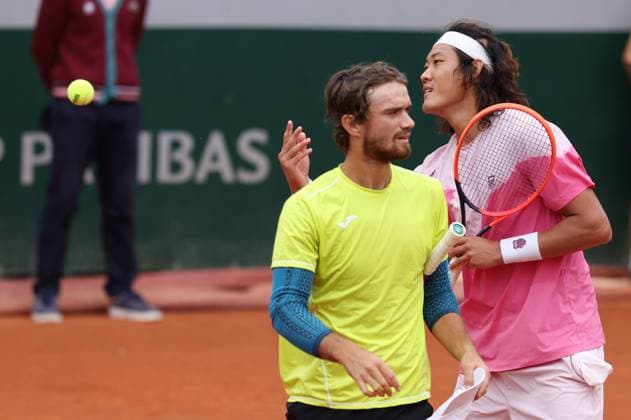 (240602) -- PARIS, June 2, 2024 -- Zhang Zhizhen (R) Tomas Machac are seen during the men s doubles first round match between Zhang Zhizhen (China) Tomas Machac (the Czech Republic) and Andras Mies (Germany) Neal Skupski (Britain) at the French Open tennis tournament at Roland Garros in Paris, France, June 2, 2024. ) (SP)FRANCE-PARIS-TENNIS-FRENCH OPEN-MEN S DOUBLES GaoxJing 