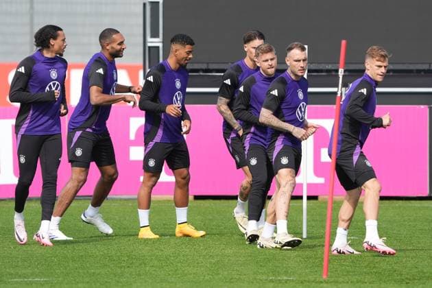 Leroy Sane (Deutschland Germany), Jonathan Tah (Deutschland Germany), Benjamin Henrichs (Deutschland Germany), Robin Koch (Deutschland Germany), Maximilian Mittelstädt (Deutschland Germany), David Raum (Deutschland Germany), Joshua Kimmich (Deutschland Germany) - Herzo Base 02.06.2024: Training Deutschland, Home Ground. World of Adidas, Herzogenaurach