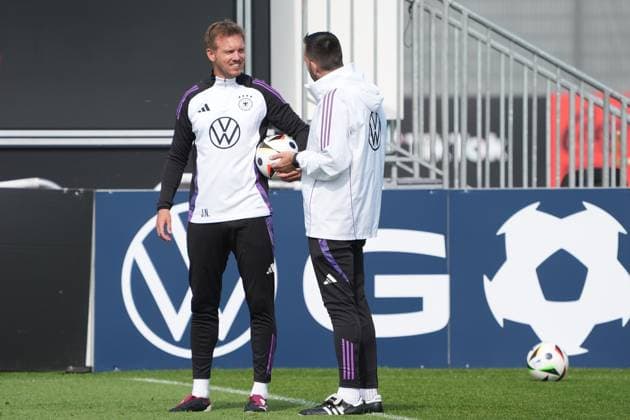 Bundestrainer Julian Nagelsmann (Deutschland Germany) mit Co-Trainer Assistenztrainer Benjamin Glück (Deutschland Germany) - Herzo Base 02.06.2024: Training Deutschland, Home Ground. World of Adidas, Herzogenaurach